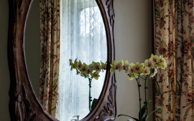 Maplehurst Manor B&B