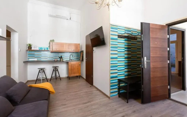 Chain Bridge Home 3BDRM, 2BTHRM,4BED,AC, FAST WIFI