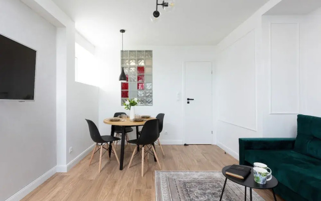 Apartment Popiełuszki Warsaw by Renters
