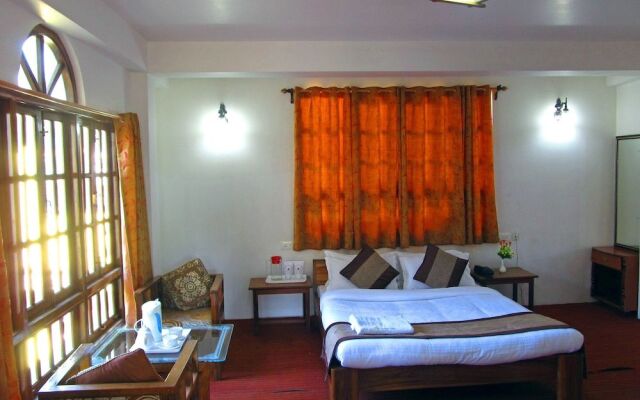 Hotel Alpine Crest