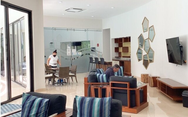 Private Garden Condo by Concierge4u