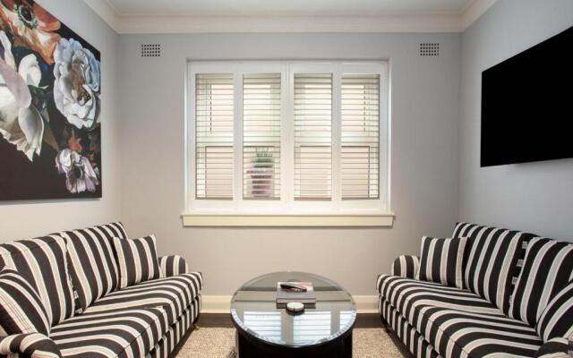 BAYSIDE RETREAT-hosted by:L'Abode Accommodation