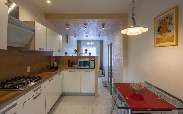 Apart-Comfort on Maksimova 5