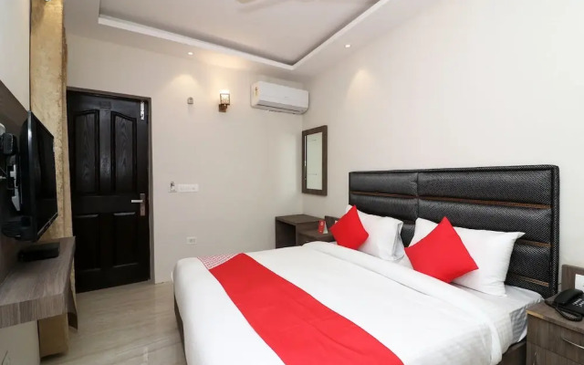 Oyo Flagship 28064 Sector 28 Rajendra Colony