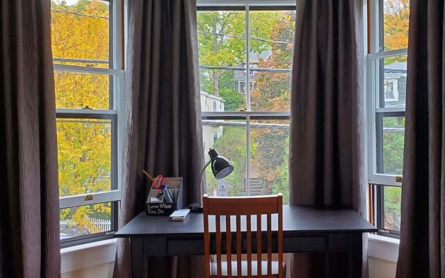 Davis Square Inn