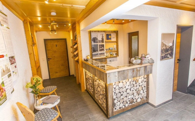 ALP-CHALET Ferienwohnungen Kleinwalsertal