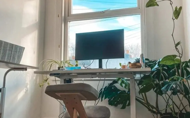 2 Bedroom Flat w Office in Tooting Broadway