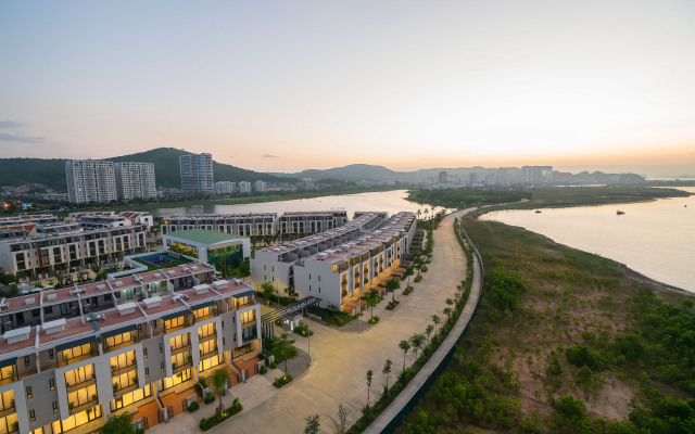 Royal Lotus Ha Long Resort and Villas