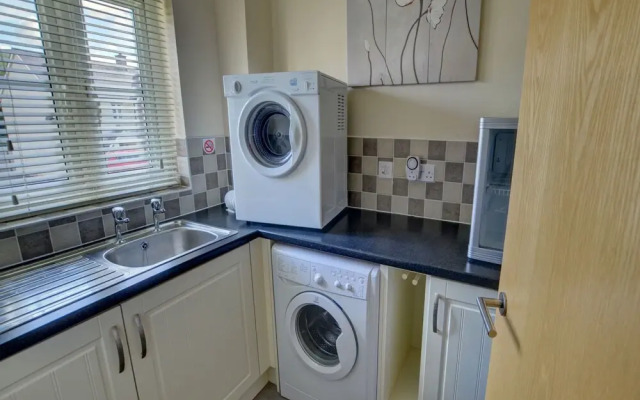 Tranquil holiday home in Swansea near Mountains