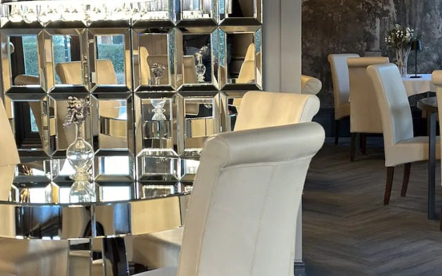 The Q Hotel