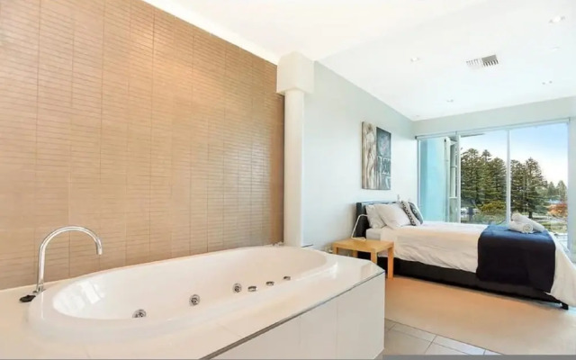 Gallery Resort Style Penthouse no 13