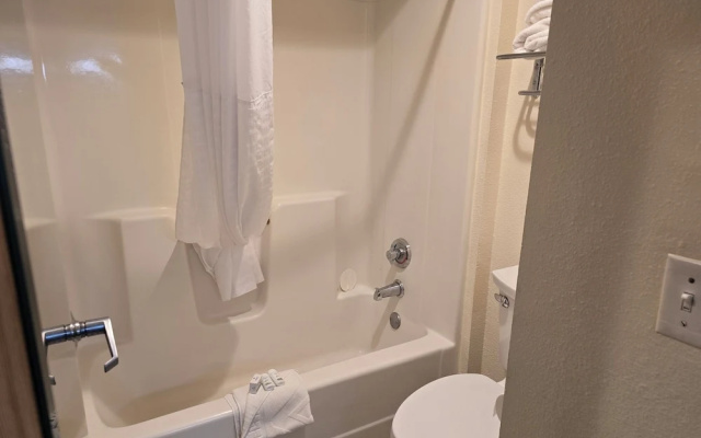 Baymont Inn & Suites Janesville