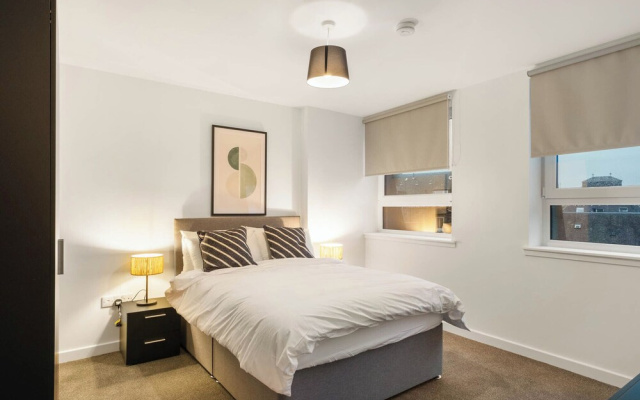 City Point Apartments by Guestz