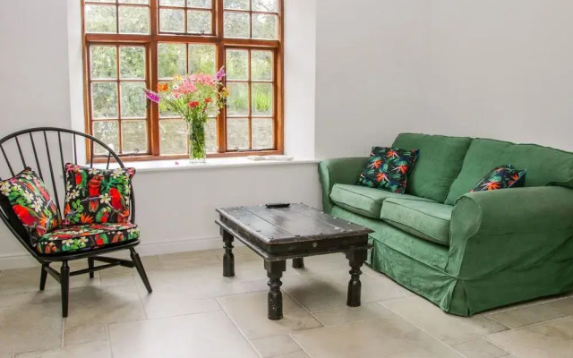 The Old Farmhouse, Upper Pitts