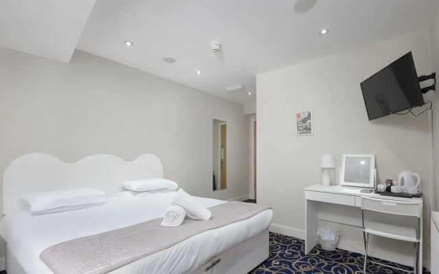 The R Inn Hotel