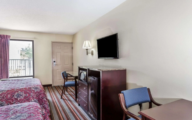 Days Inn by Wyndham Sanford