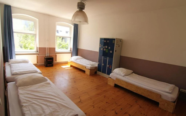 36 Rooms Hostel