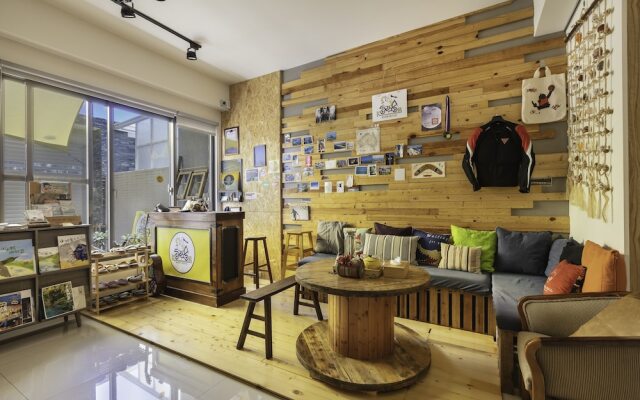 K&B Happy Hostel