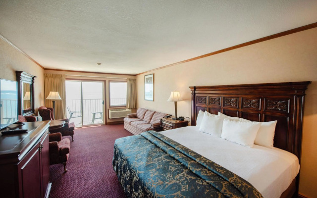 Hamilton Inn Select Beachfront Mackinaw City