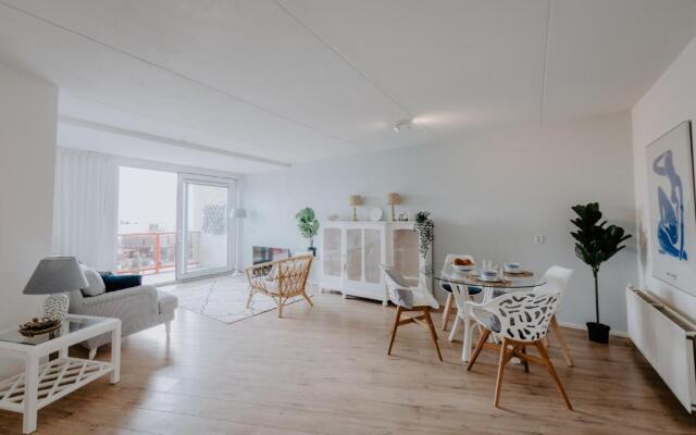 Stijlvol appartement op strand Makkum