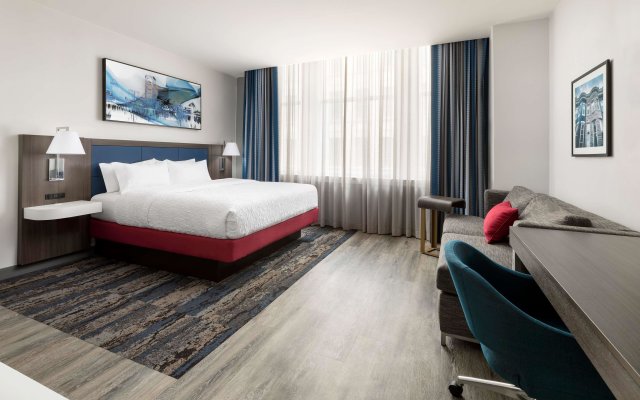 Hampton Inn & Suites Baltimore Inner Harbor