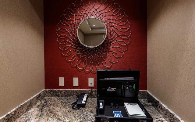 Crowne Plaza Shenandoah - The Woodlands Area by IHG