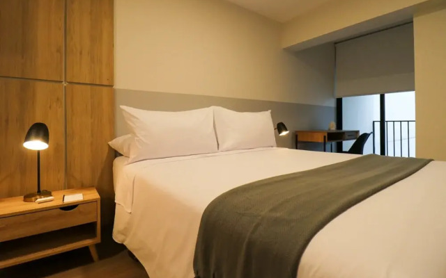 w Majestic 2BR w Balcony in Miraflores