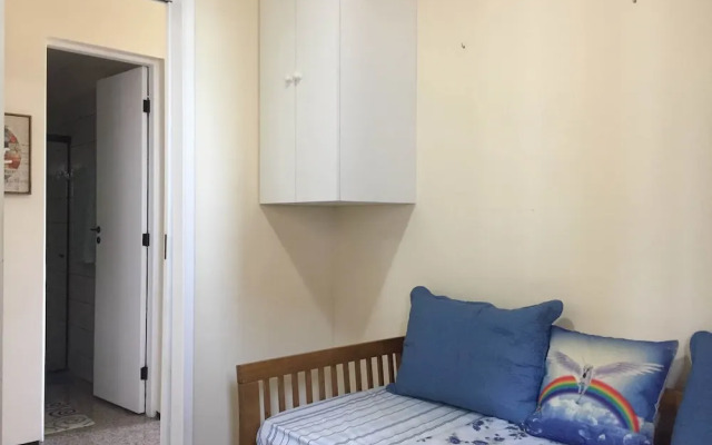 Apartamento mobiliado pertinho beira mar