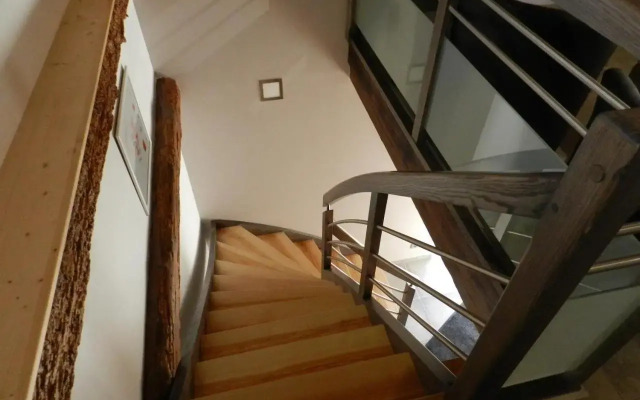 Gîte autonome, La grange a foin, piscine !