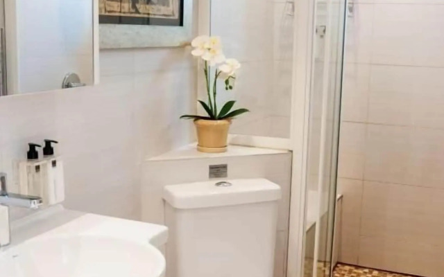 Avemore Mareba Court No 9- with backup power