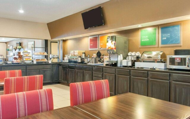 Comfort Inn Warren I-69