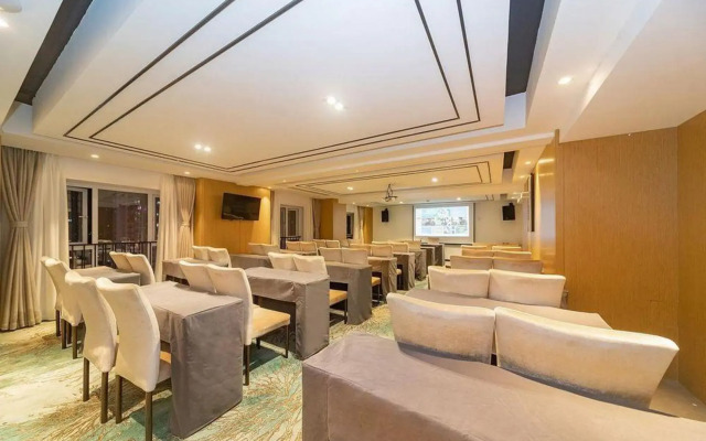 Carrison Yuehe Hotel