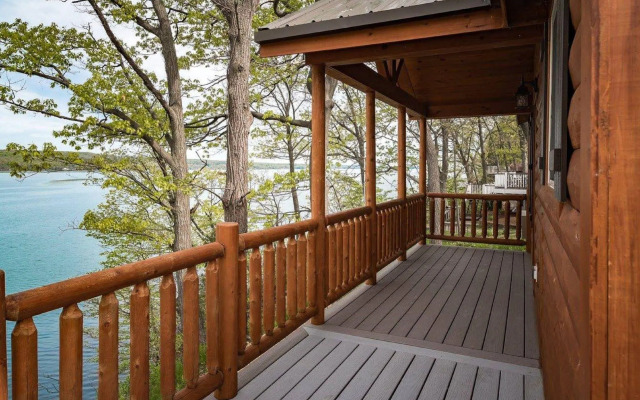 Single Island Shores