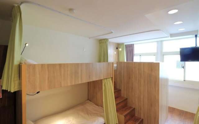 Bears Line Hostel