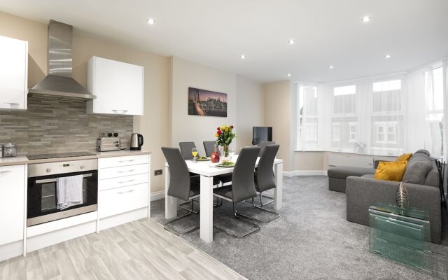 KVM - Kensington Apartment