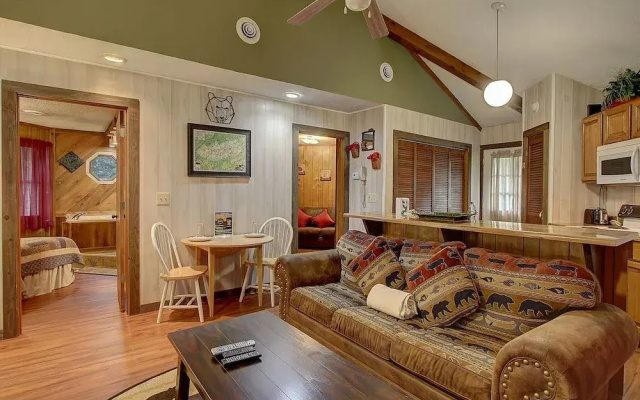 Bear Hugs 1 Bedroom 1 Bathroom Chalet