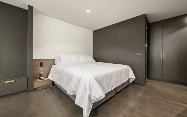 Braddon Studio With BBQ Area