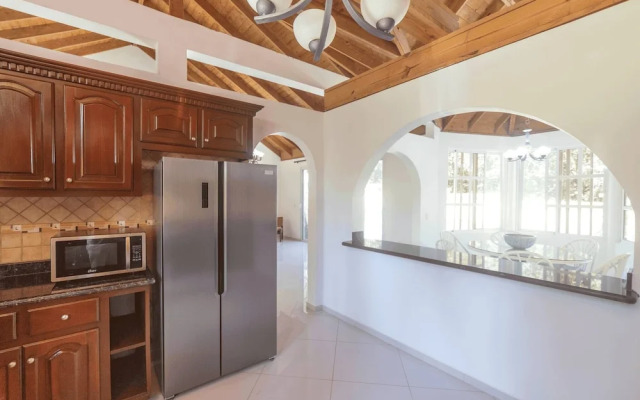 Casati Pearl House, Big House With Private Pool!