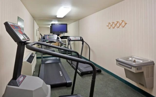 Holiday Inn Express & Suites Burlington by IHG