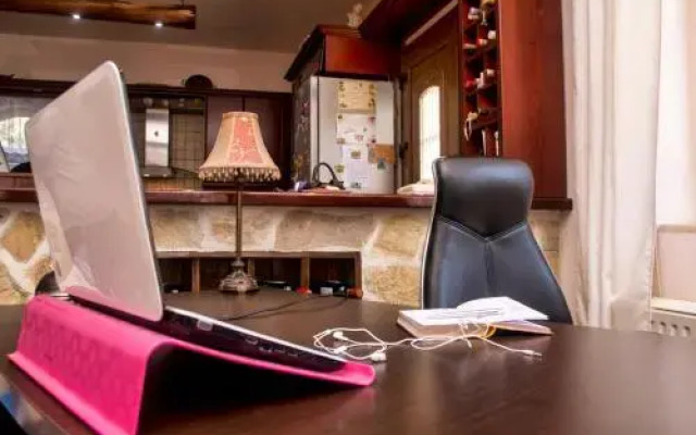 Evelina's Country House