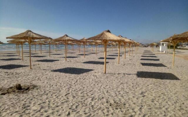 Listone Apartment 12 Mamaia Nord