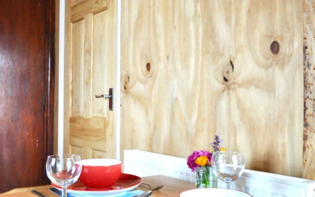 Luxurious underfloor heated Yurt with Hot tub