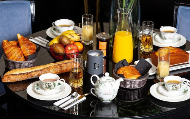 Отель Gabriel Paris