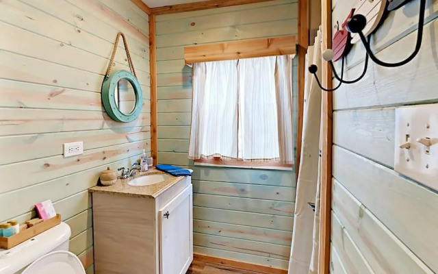 Sunrise Cabana by RedAwning 