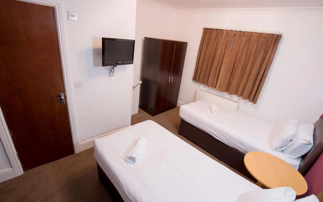 Rossmore Hotel