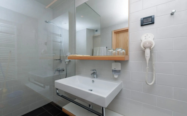 Maistra Select Amarin Resort