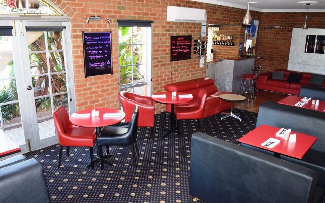 Early Australian Motor Inn