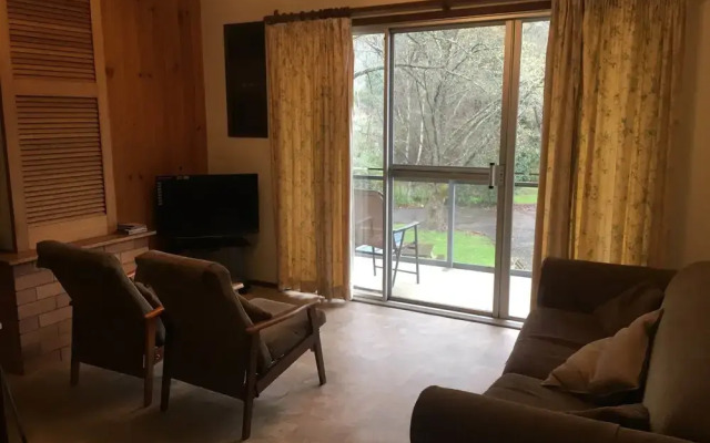 Ovensview On Riverside