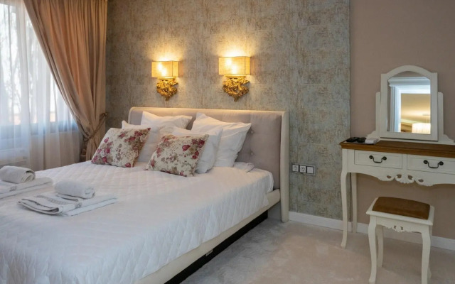 Paradise Center Apartment 1