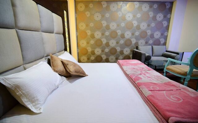 Shyampuriya Palace By FabHotel